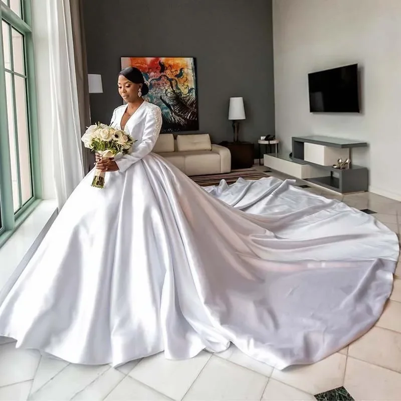 

Customized Simple Deep V Neck African Ballgown Wedding Dress Cathedral Train Satin Full Sleeves Plus Size Robe De Mariée Brid