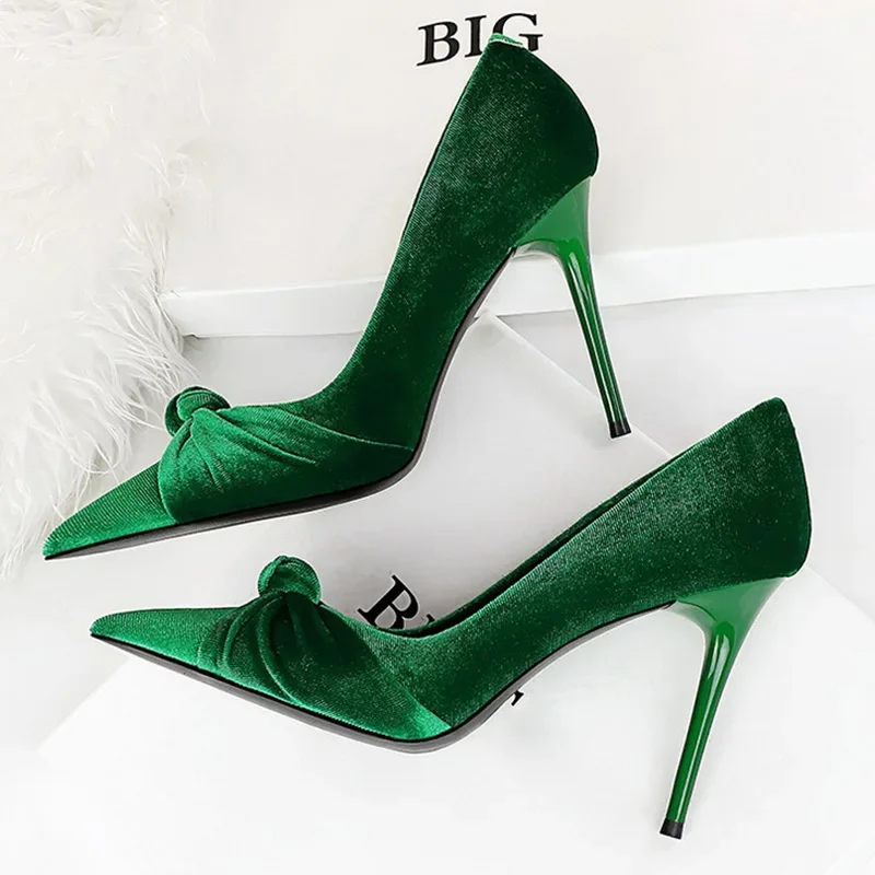 Taglia 34-43 donna Fetish 10cm tacchi alti décolleté da sera in velluto scarpe da sposa tacchi a spillo Lady Green Butterfly Bow Prom Shoes