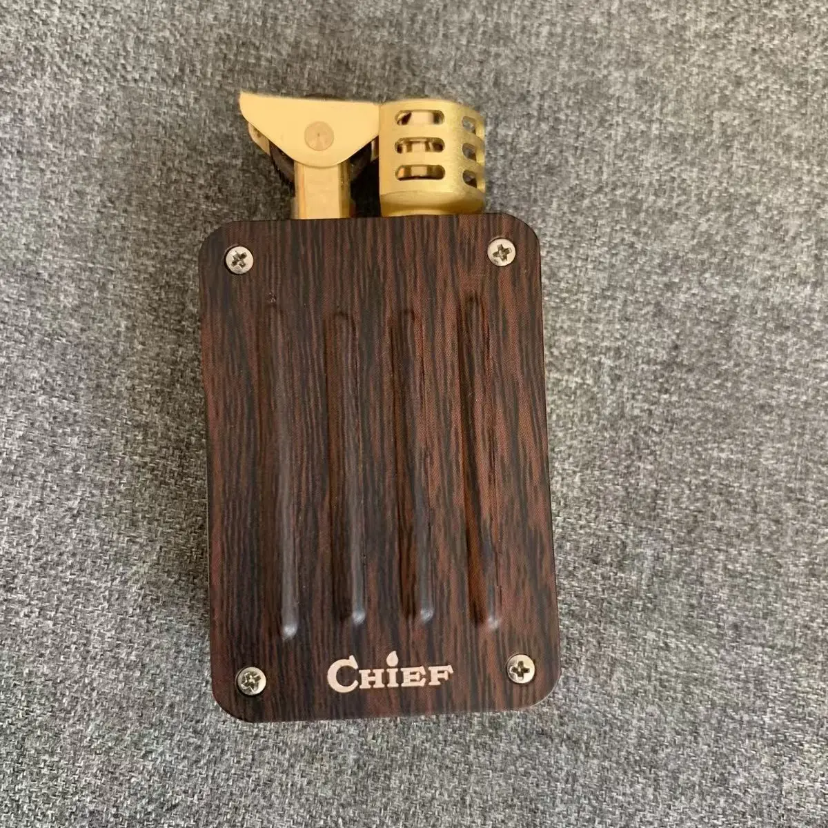 CHIEF 302 Men's Premium Gift High-Seal One-Click Ejection Lighter with Grinding Wheel Ignition Customized Lighter
