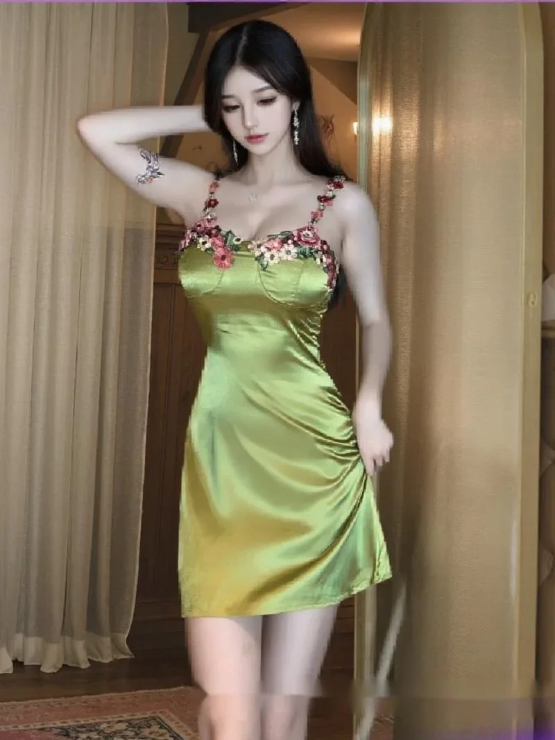 

Green Embroidered Satin Strap Dress Elegant For Women Summer Pure Desire Sexy Wrap Hip Dress Slim Seaside Sexy Sleeping J4JO
