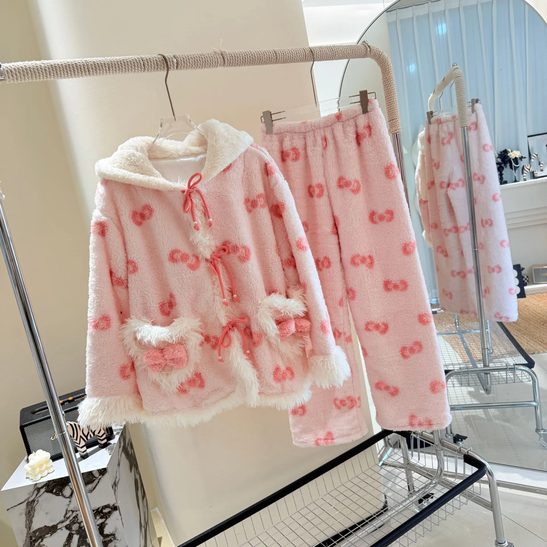 Female Hooded Coral Fleece 3Pcs Pajamas Set Sleepwear Sexy Print Flannel Shirt Sling Trouser Pijamas Suit Casual Home Wear