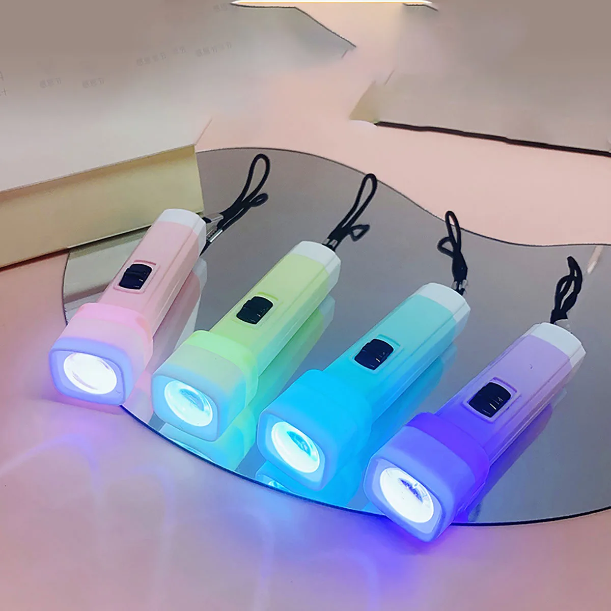 12/24 pièces LED Mini lampe de poche enfants fête d'anniversaire fête de mariage cadeau d'invité Halloween noël carnaval fête faveur décoration
