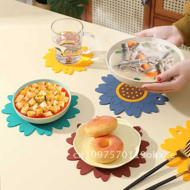 عباد الشمس سيليكون تحديد الموقع مقاومة للحرارة المضادة للتحجيم السلطانية لوحة حصيرة كوستر الشمال نمط المنزلية الجدول حصيرة المواد البلاستيكية #5