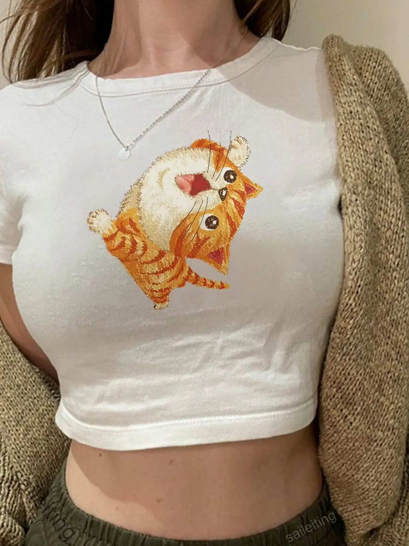Women's White Short Sleeve Crop Top T-Shirt with Funny Orange Tabby Cat Print Upside Down Whimsical Design Streetwear Harajuk