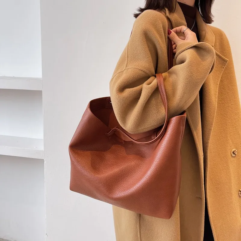 

Fashion Soft PU Shoulder Bags Solid Hasp Large Capacity Simple Versatile Commute Classic Style Tote Bags for Women 2025 Hot Sale