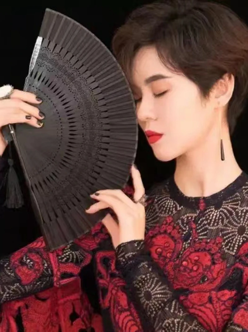 Chinese style all bamboo carved hollow fan, Japanese style solid black fan, ancient style cheongsam, summer men and women's