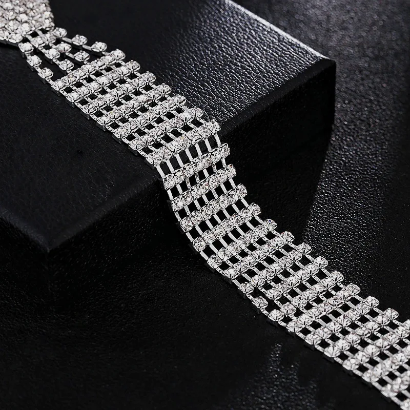 السيدات التعادل مشبك حجر الراين قلادة فستان الزفاف الملحقات والاكسسوارات العصرية العلاقات العصرية على شكل سهم