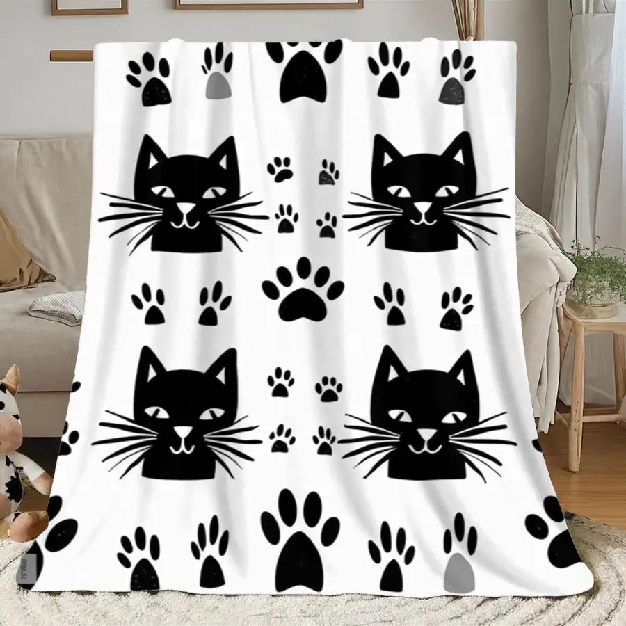 1pc Warm Premium Flannel Blanket with Playful Black And White Cat Pattern, Minimalist Smiling Feline Design, Cozy All-Season Decorative Throw Gift Suitable for Home Decoration And Holiday Gift Choice