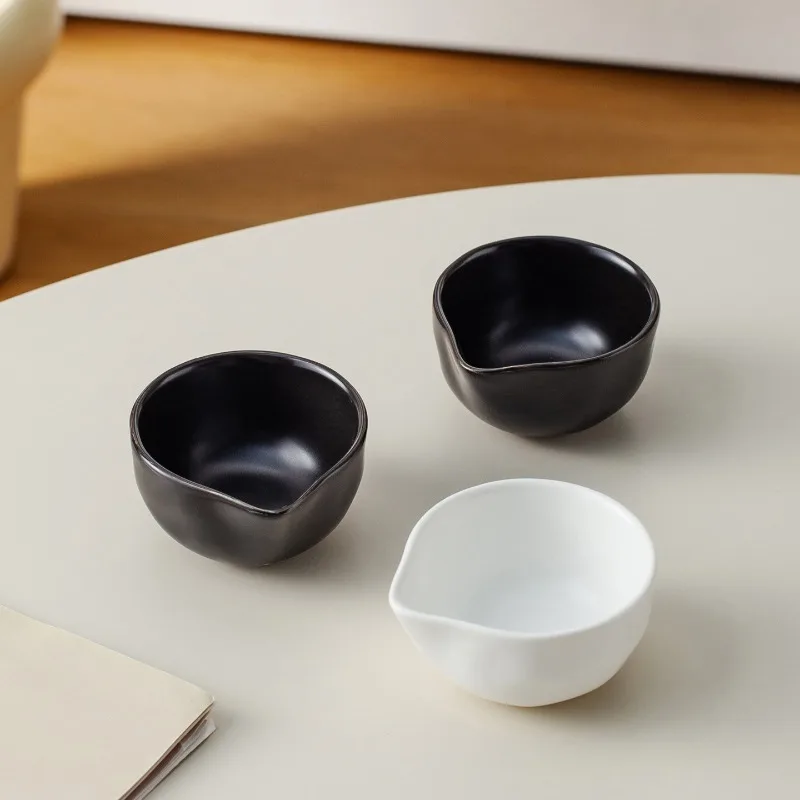 Korean Minimalist Matte Black White Ceramic Condiment Dish Creative Water Drop Soy Sauce Plate Hot Pot Dipping Kitchen Tableware