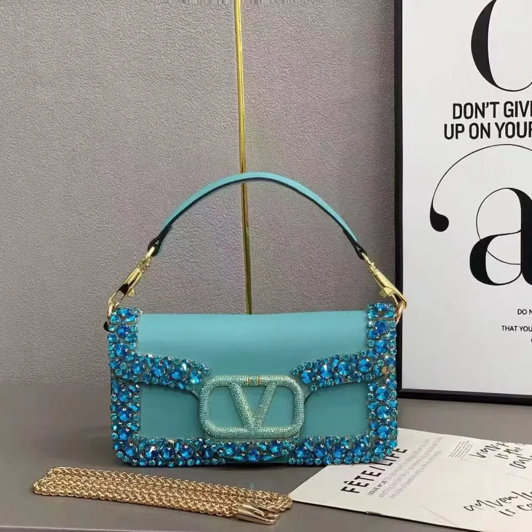 

Женская сумка через плечо в стиле ретро с цепочкой – маленькая квадратная сумочка из натуральной кожи, сумка через плечо с декоративной пряжкой из кристаллов, винтажный стиль