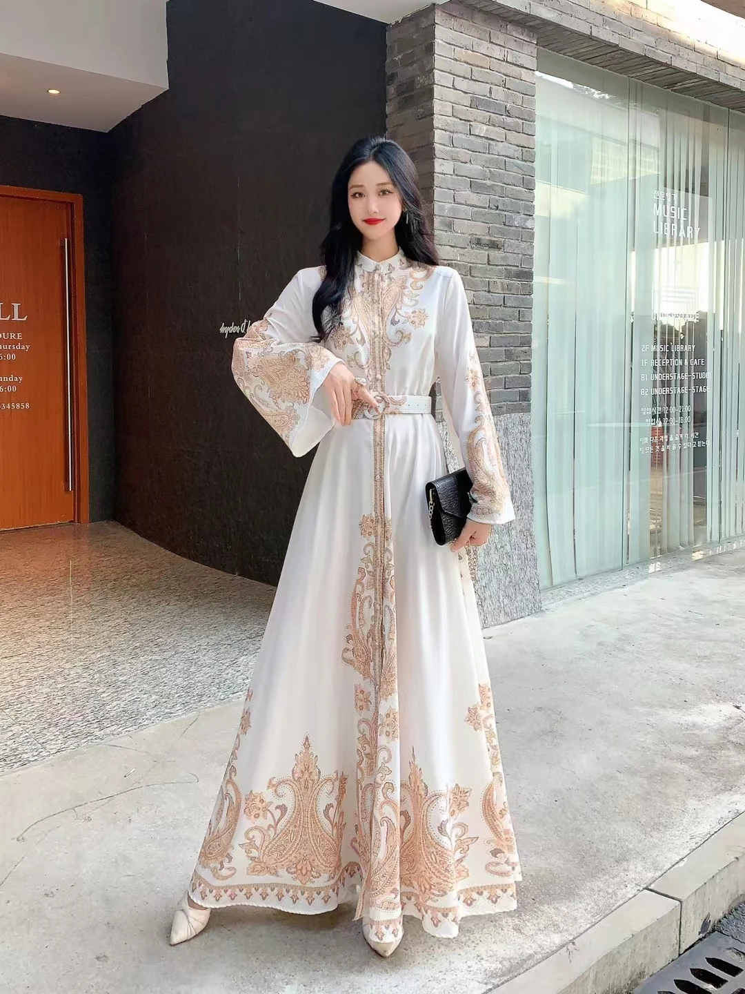 2023 New Spring Autumn Women Speaker Long Sleeve Belt Slim Maxi Dress High Quality Retro Print Big Hem Evening Party Dress