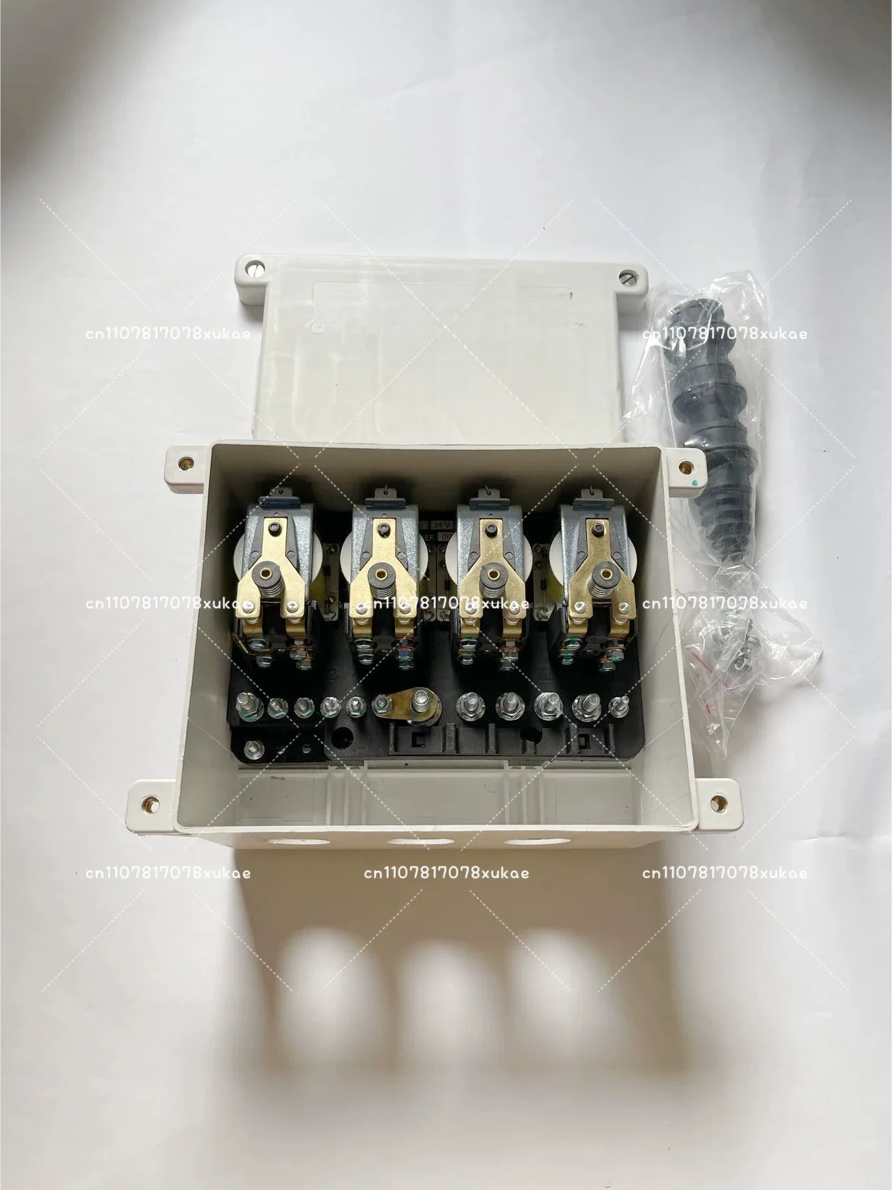 Durable JD332121 A Retarder Relay Control Box, Suitable for Magnetic Brakes on Buses, Coaches, and Tour Buses