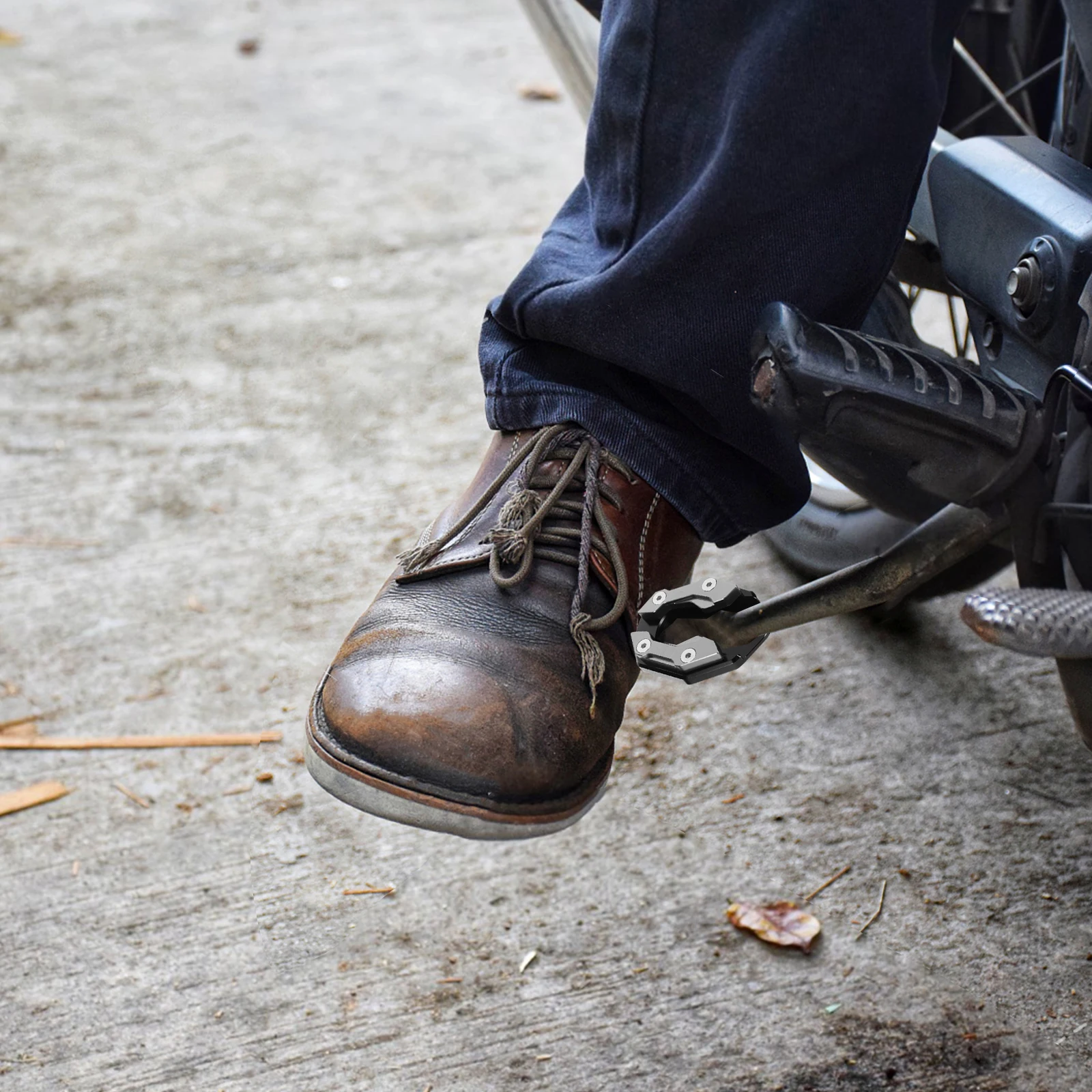 

Motorcycle Kickst Extension Pad Aluminum Alloy Anti Slip Heavy Duty Side Support Plate Enlarger Foot Pad Accessory Titanium