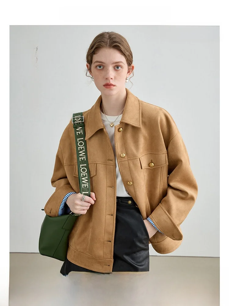 

Женская утепленная куртка Vega Chang: новая коллекция, ретро-дизайн из замши, ветрозащитная, с длинными рукавами, воротником и пуговицами.