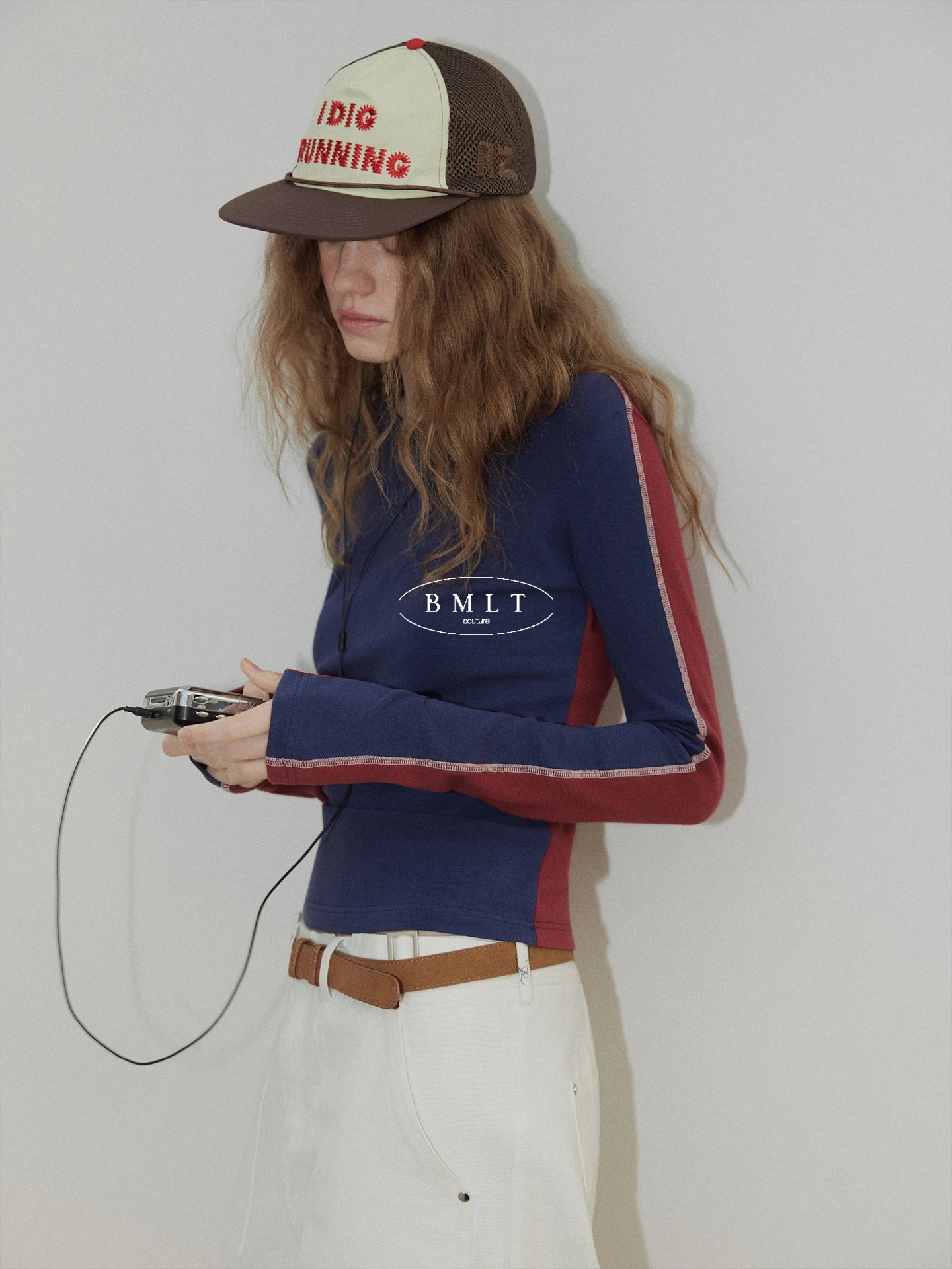 

Женская приталенная футболка с длинным рукавом, новинка весенней коллекции, в стиле ретро, с цветными блоками, универсальный топ с круглым вырезом, корейский стиль, хлопок.