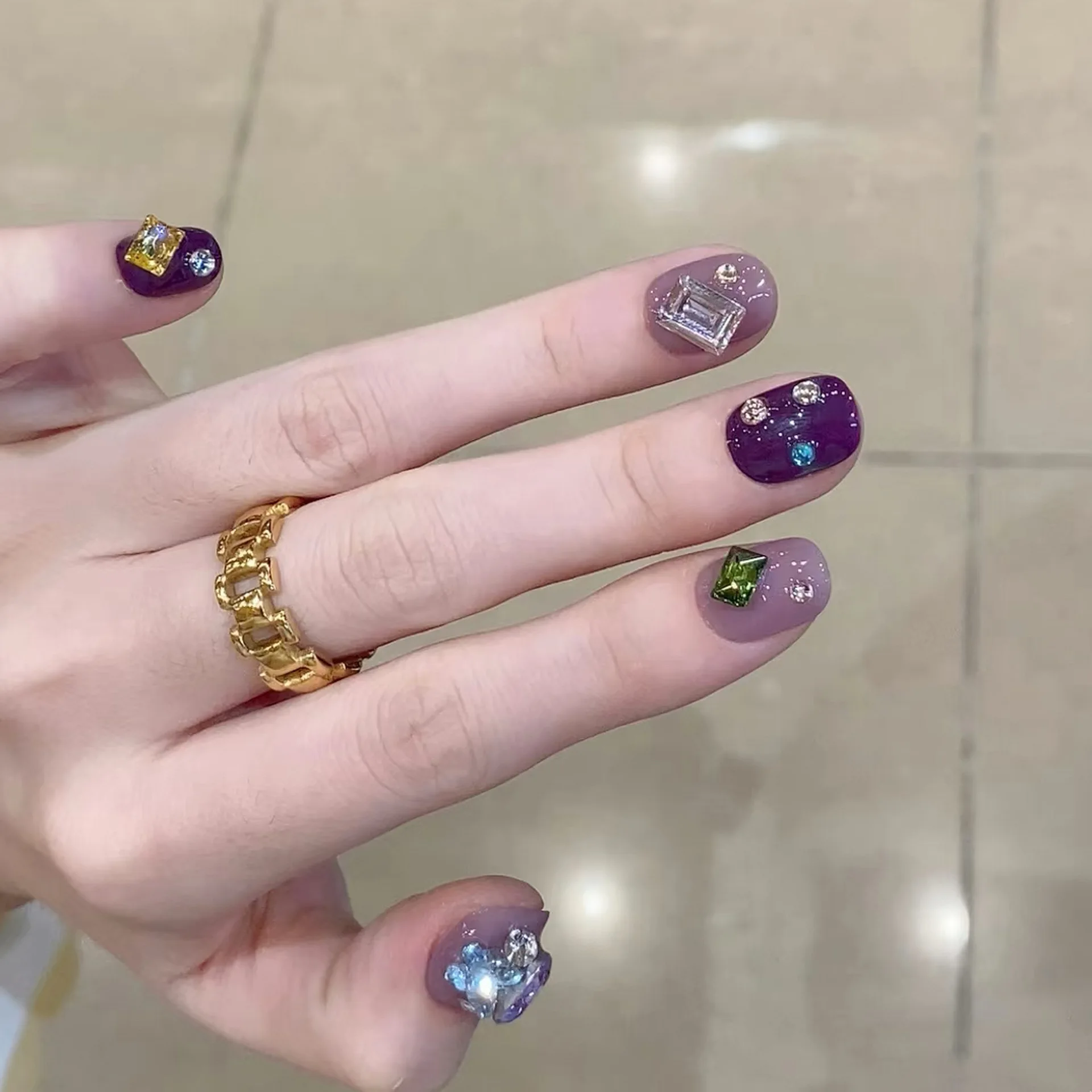 

10pcs Handmade Short Press on Nails Purple Full Cover Rhinestone Design Y2K Fake Nails Wearable Cool False Nails Tip Spice Girls