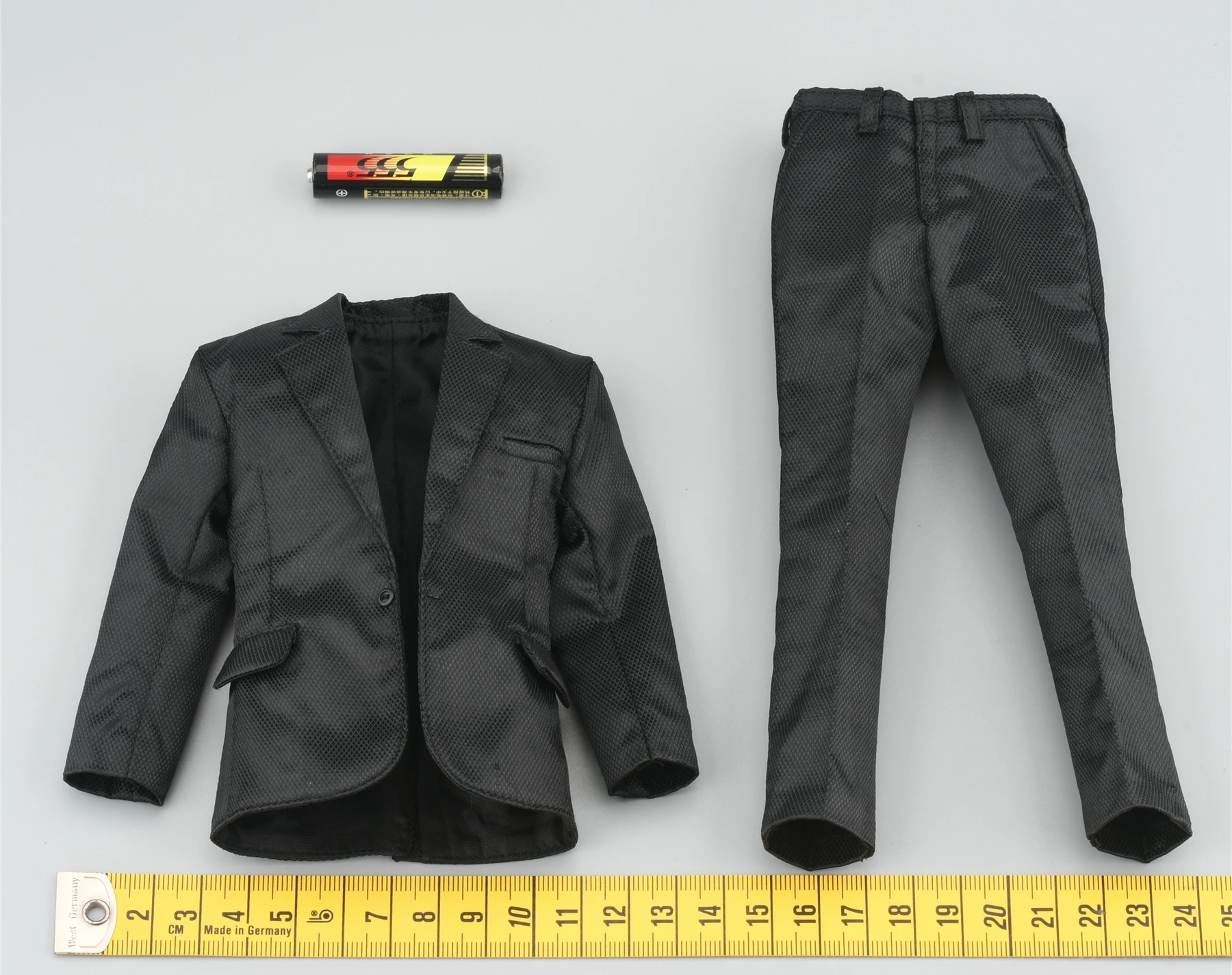 DAMTOYS 1/6 Scale DAM GK028 Suit Top and Pants Model for12''Gangster