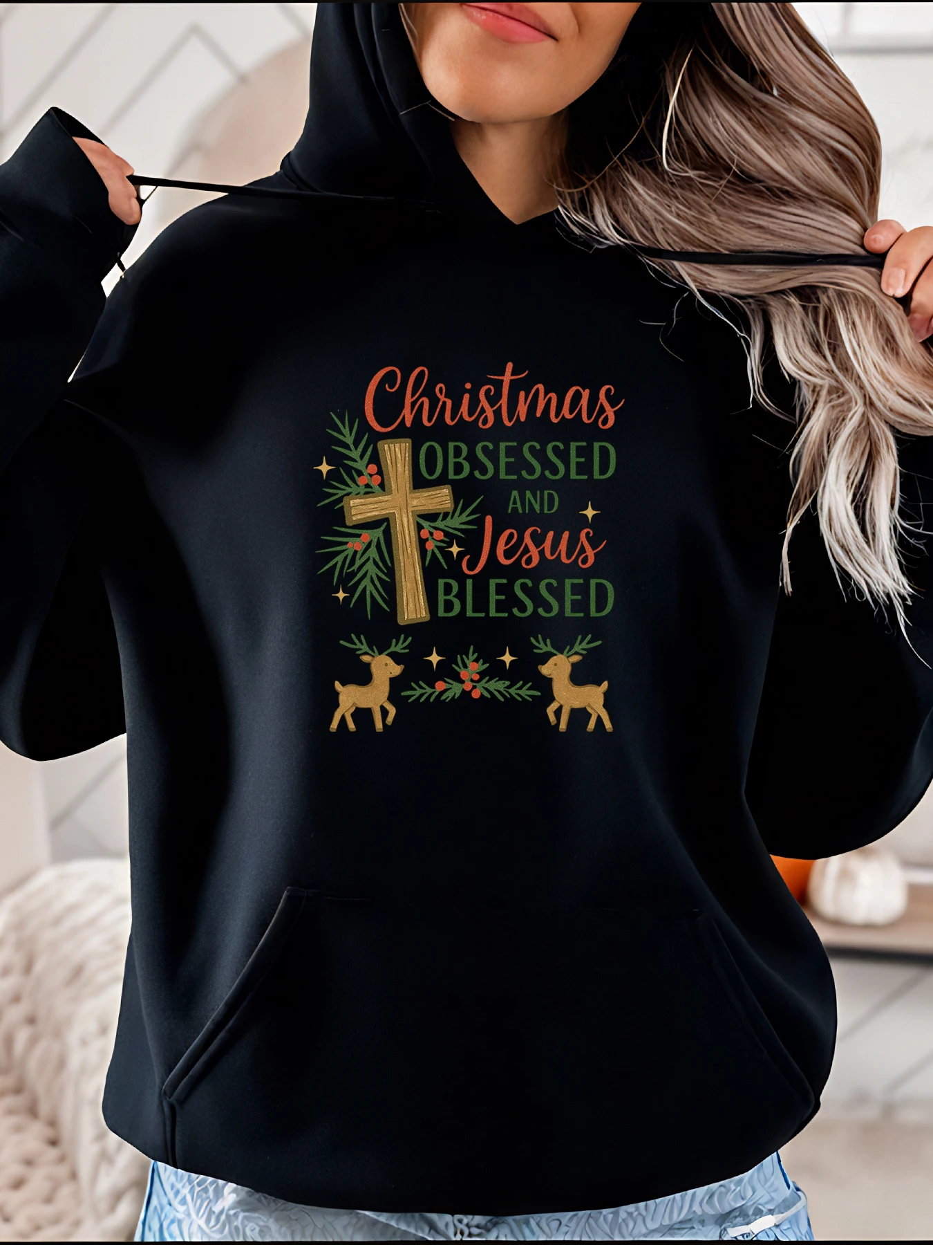 เสื้อฮู้ดพิมพ์ลายคริสต์มาสและพระเยซู พร้อมดีไซน์กากบาทและกวางเรนเดียร์ เสื้อสเวตเชิ้ตลำลองสำหรับผู้หญิงในช่วงเทศกาลคริสต์มาส