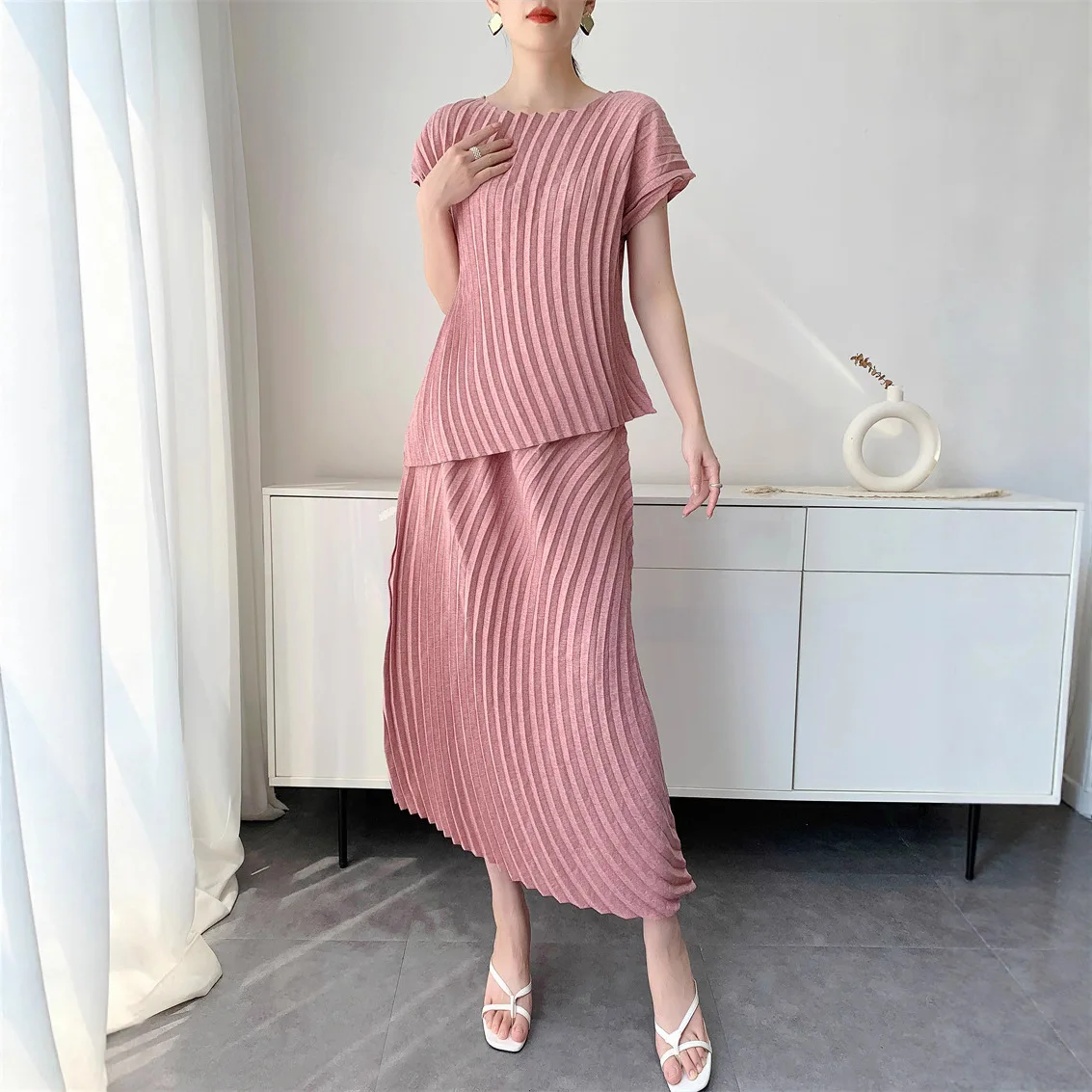 

Miyake Pure Handmade Pleated Suit for Women 2025 New Solid Color Women's Design Top + Skirt Comfortable and Casual Two-piece Set