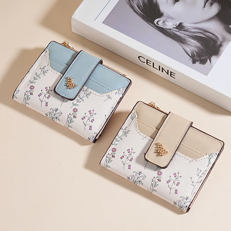 

Новый женский короткий кошелек из искусственной кожи с множеством отделений для карт, застежкой-молнией, отделением для мелочи, с маленькими цветами, тонкий, для денег, женский