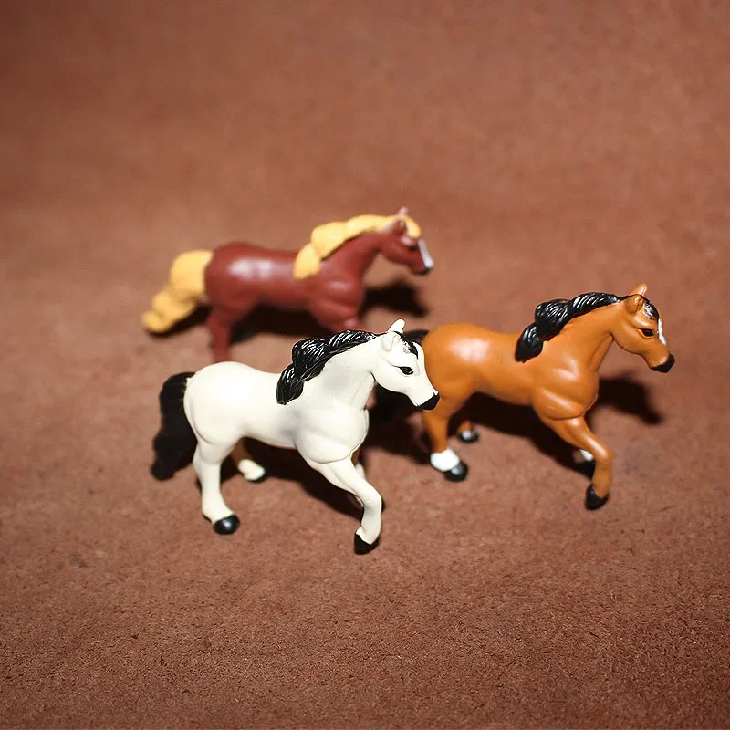 Decorazione in miniatura 3 pz/set Animale da Fattoria Modello di Cavallo Hanoverian Appaloosa Lusitano Nero Bianco Cotta Action Figure Giocattoli Fata Giardino