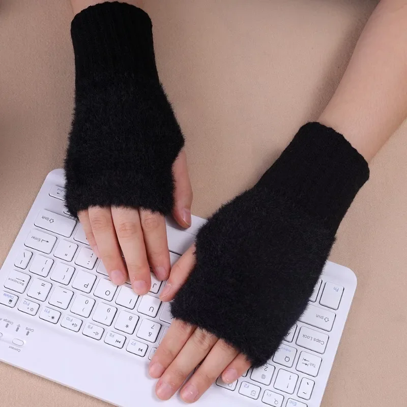 Women Plush Soft Winter Half Finger Gloves Warm Luxury Solid White Plush Knitted Fingerless TouchScreen Gloves Mittens Writting