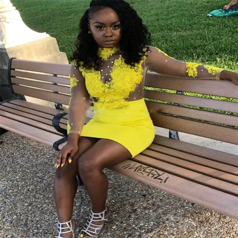 Customized Stylish Sexy Short Prom Dress With Detachable Train Lace Decal Long Sleeve Formal Occasion Homecoming Cocktail Dress