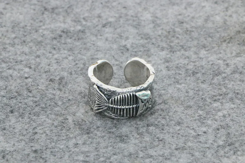 Trendy and creative jewelry for men and women open mouth sterling silver fossil fishbone ringThai Silver Vintage Index Finger Pe