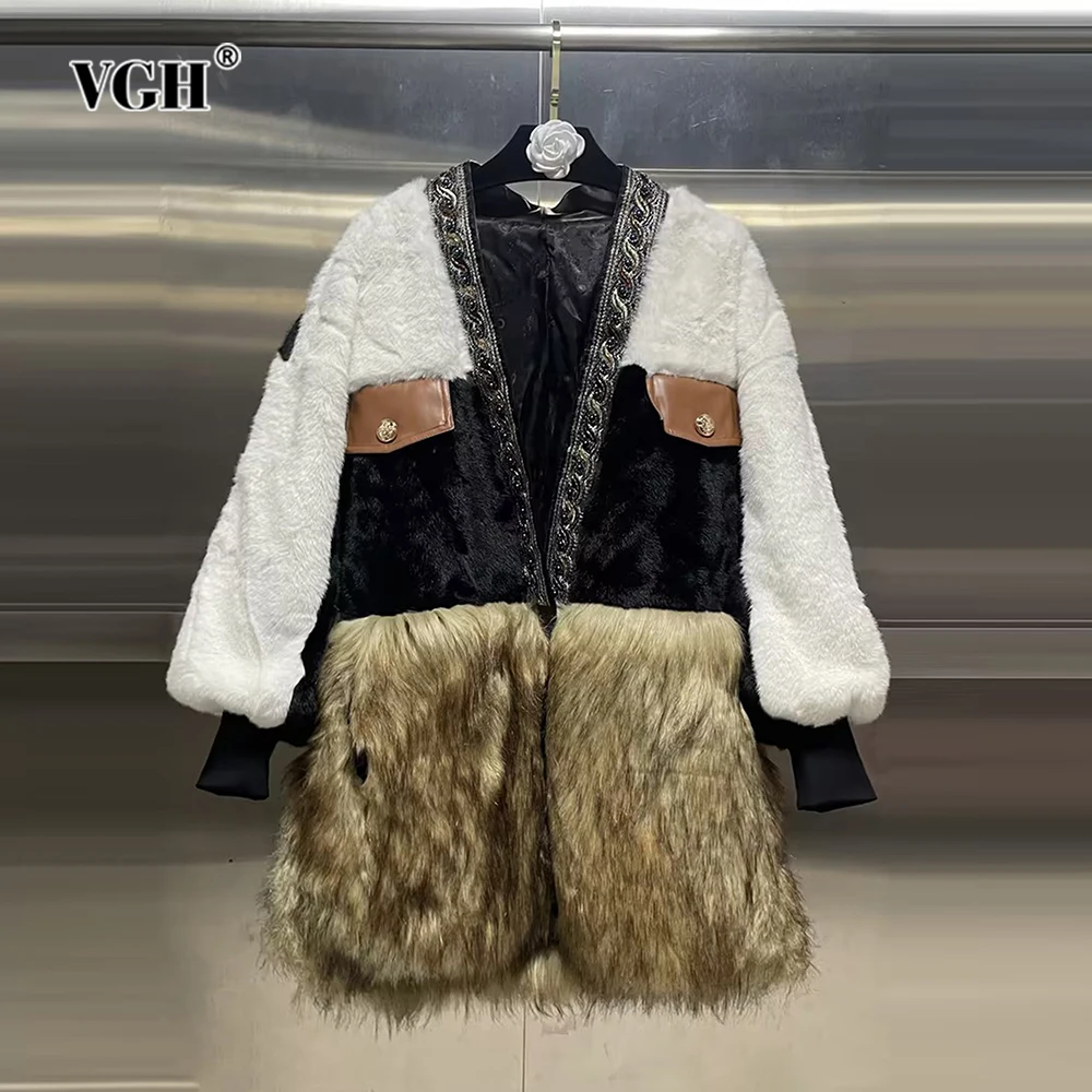 

VGH Hit Color Patchwork Fur Coats For Women V Neck Long Sleeve Spliced Pockets Loose Coats Female Fashion Winter Clothing New