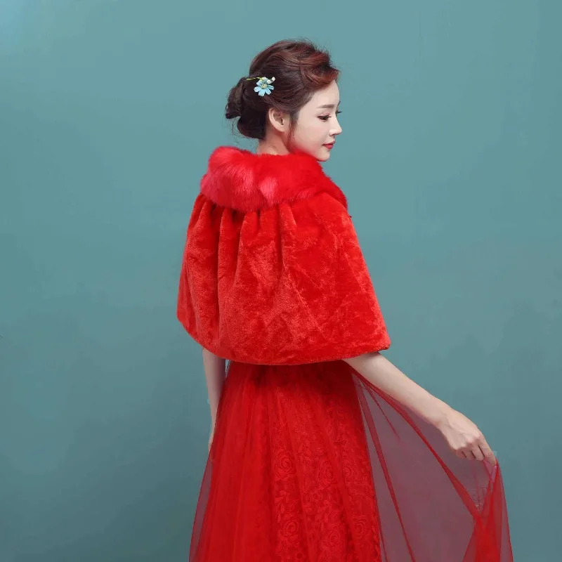 ZXRYXGS 2025 New Autumn and Winter Brides Bridesmaids Wedding Faux Fur Shawls Women's Short Jackets Trendy Cloaks