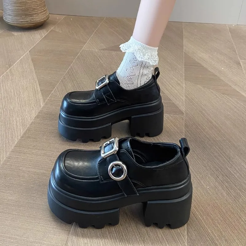 10 سنتيمتر الكعوب النساء أحذية جلدية بدون كعب بدعة مصمم حزام مشبك سيدة ماري جين حذاء ريترو البريطانية سميكة وحيد حذاء كاجوال Zapatos Mujer