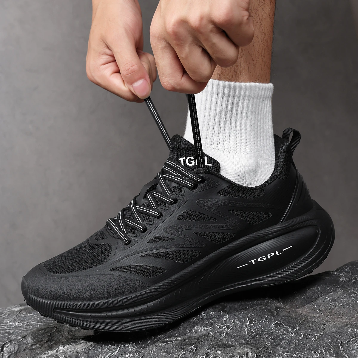 

Professional Walking and Jogging Shoes Comfortable and Versatile Unisex Hiking and Sports Shoes Suitable for Both Men and Women