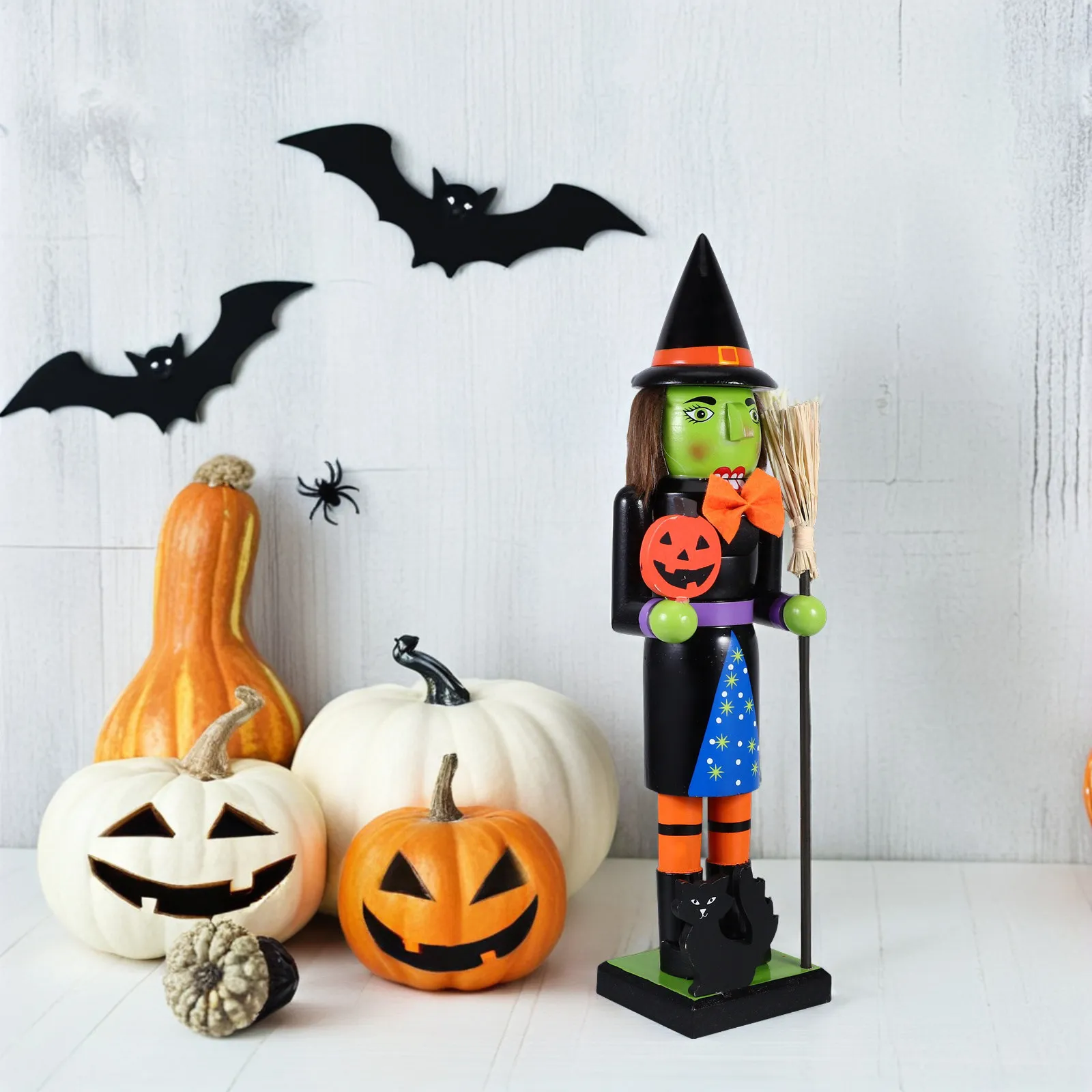 

Расписанная вручную деревянная фигурка Щелкунчика в стиле Хэллоуин для декора полок и подоконников, создающая жуткую праздничную атмосферу в помещении