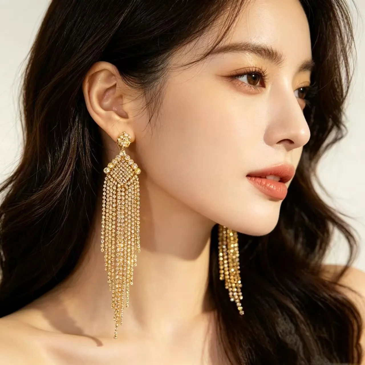 European and American Cool Temperament Trend New Simple Tassel Full Diamond Earrings Banquet Party Women Earrings Wearing Access