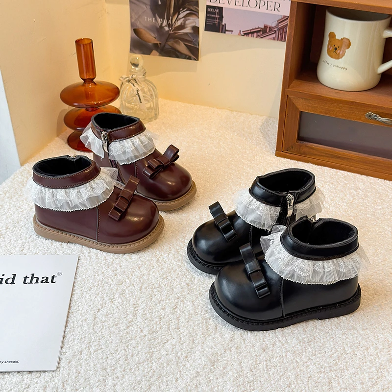 

Сапоги принцессы для девочек, замшевые, теплые, простые, с бантами, детские ботильоны, милые кружевные ботинки, новинка зимы 2024, детские кожаные ботинки, элегантная мягкая подошва