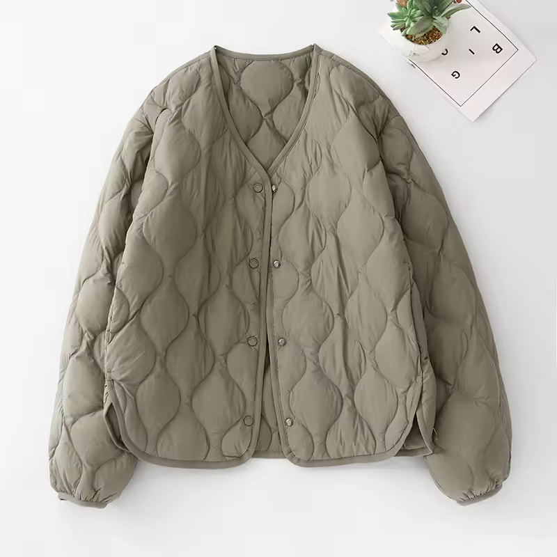 3. 가벼운 패딩 코..