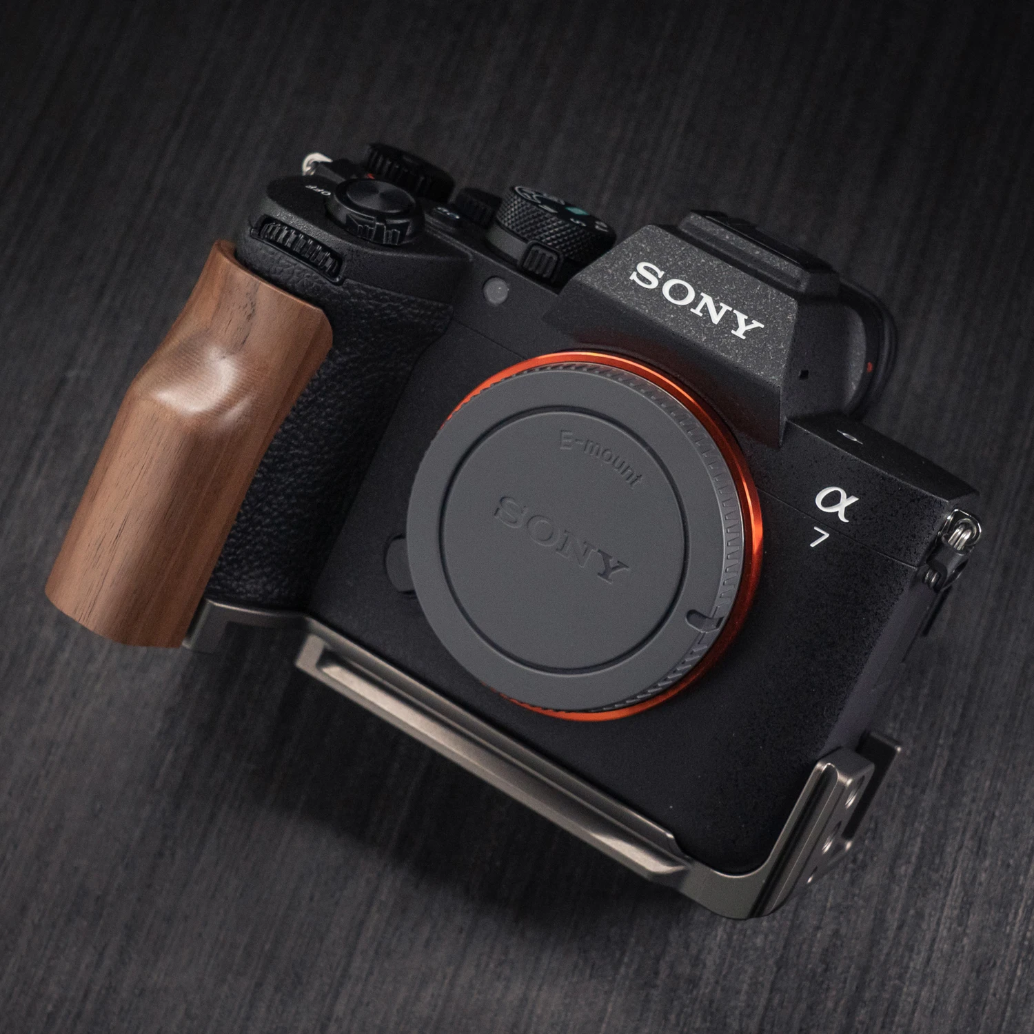 YUWOOD für Sony A7R5 / A7M4 Kamera-Cage mit Holzgriff und integrierter Schnellwechselplatte für Arca-Swiss Cage Rig Kit – Detail 29