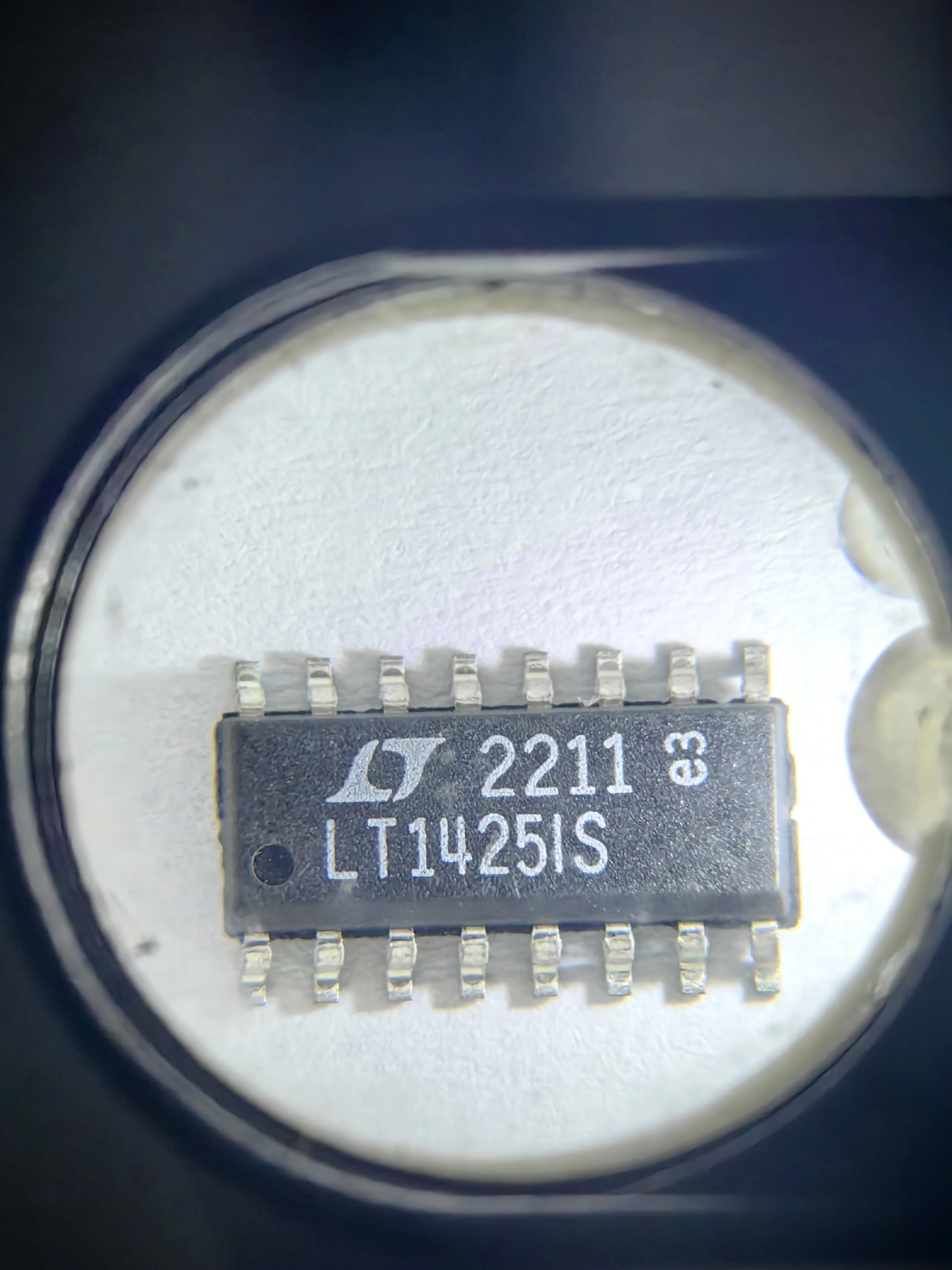 LT1425CS LT1425IS LT1425 — изолированные импульсные регуляторы обратной связи