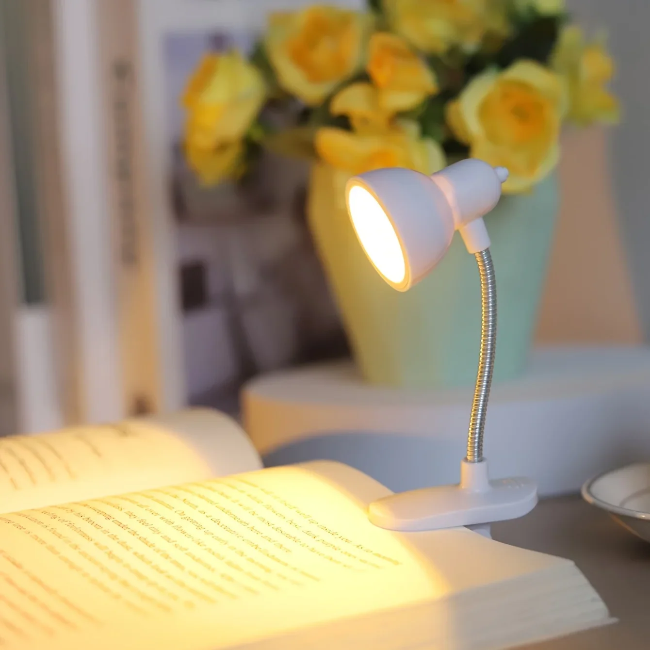 Portable Eye-Friendly Reading Lamp - with Long-lasting Battery for Books and Desks Warm & Bright Clip-On Light