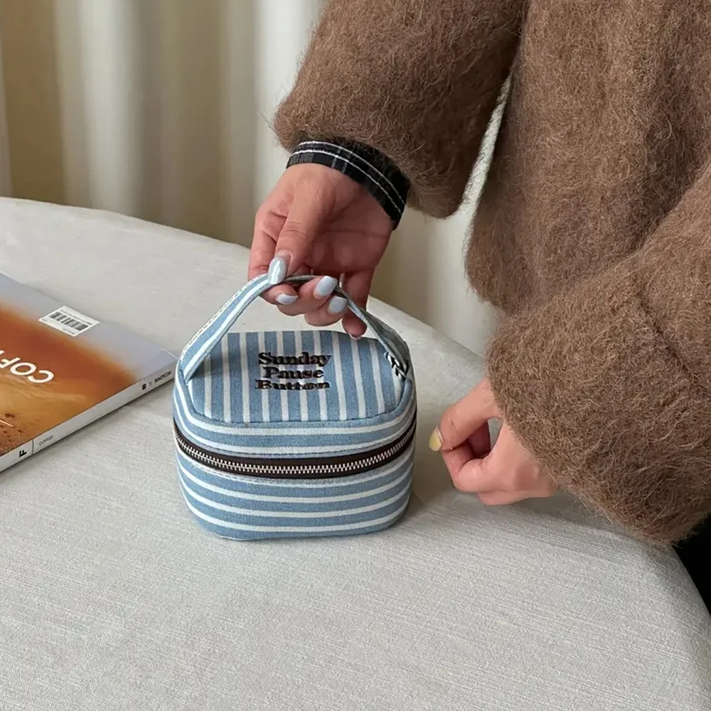 Mini Blue Striped Makeup Bag, Portable with Zipper Design, Durable Material, Large Capacity for Storing Cosmetics and Skincare Products, Suitable for Commuting, School, and Office Desk Use