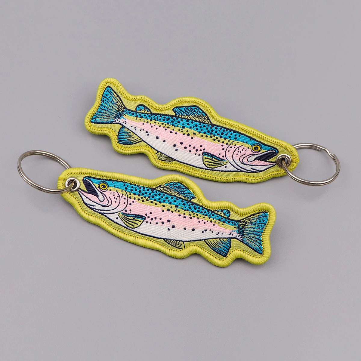 刺繍かわいい魚キータグキーホルダー車オートバイ漫画キーリング - Embroidery Keychain のレビューと価格