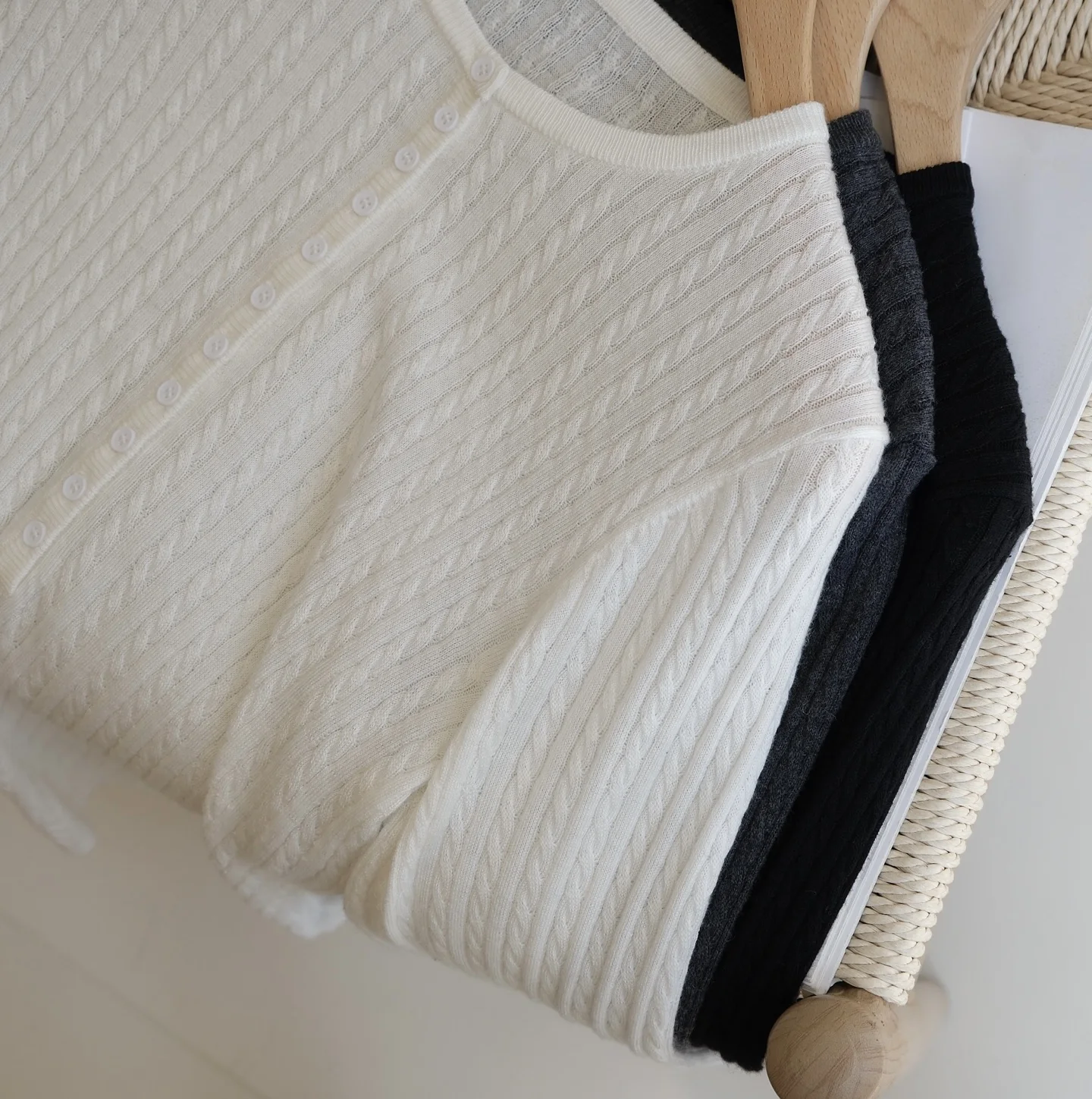 เสื้อสเวตเตอร์ไหมพรมถักลายเคเบิ้ล สไตล์ลำลอง แฟชั่นย้อนยุค คุณภาพสูง สำหรับผู้หญิง ต้อนรับต้นฤดูใบไม้ร่วง