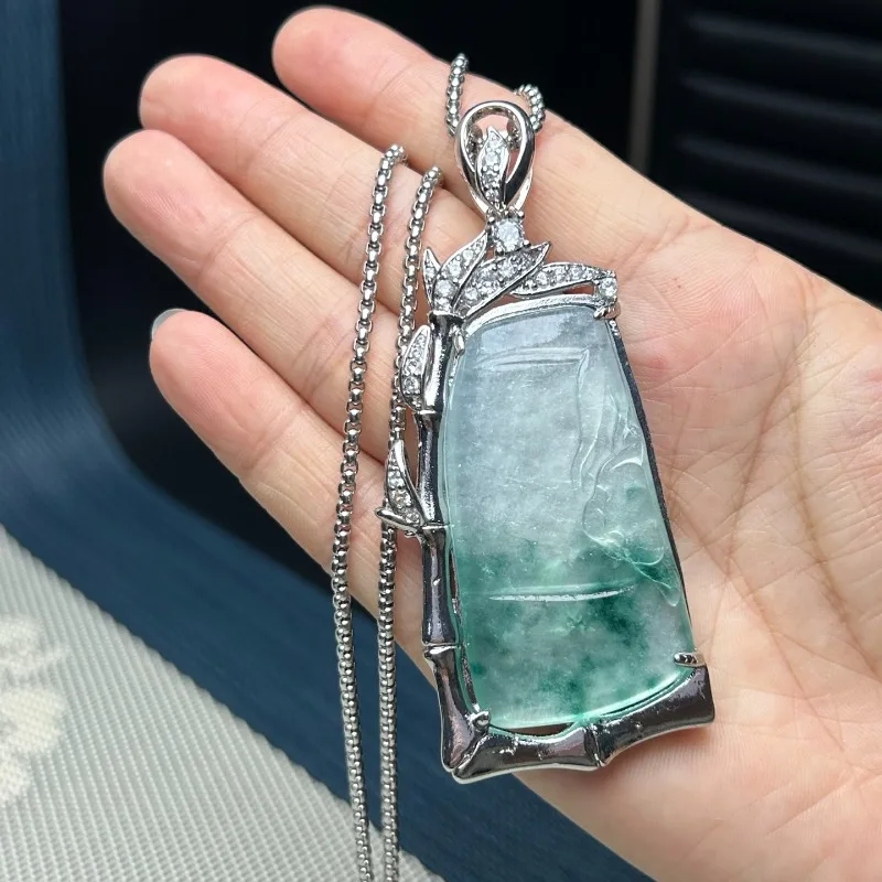 

Natural High Ice Quartzite Pendant New Ice Floating Men's and Women's Simple Pendant