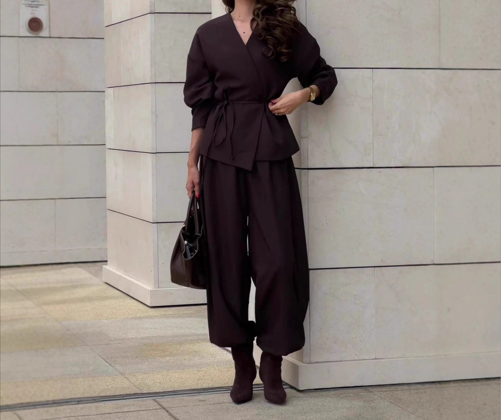 

2026 Spring New Casual Cross-neck Long-sleeved Lace-up Wide-leg Pants Temperament Suit Women