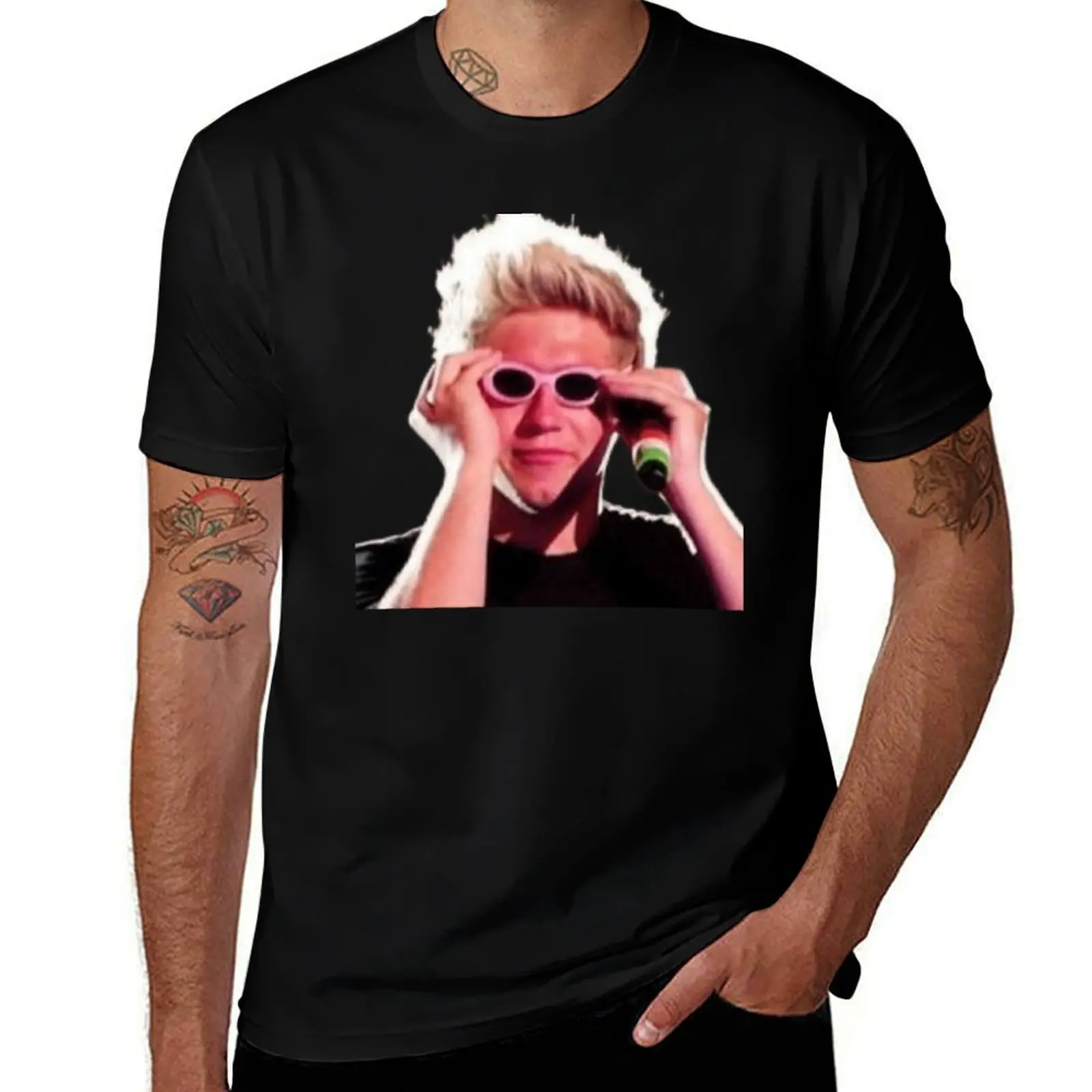 

Niall Horan Funny Young Pink Glasses T-Shirt man t shirt Short sleeve tee designer shirts black t shirts for men