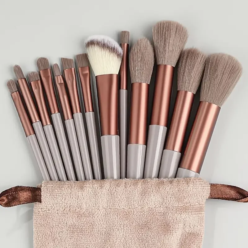 Makeup brushes & Tools