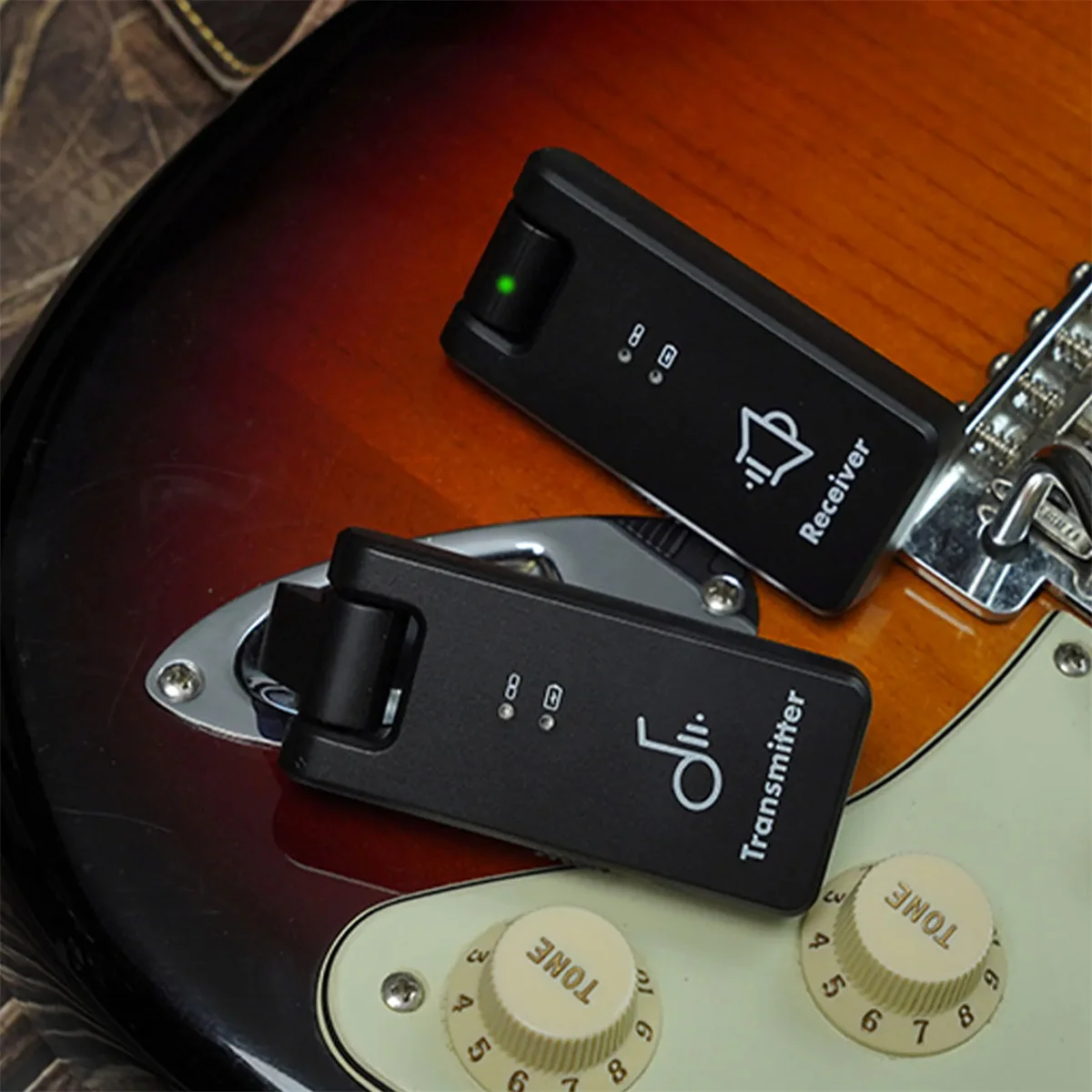 M-VAVE WP-8 2,4 G drahtloses Übertragungssystem Gitarrensystem 2-in-1-Stecker 4 Kanäle Gitarre kabellos mit wiederaufladbarer Box