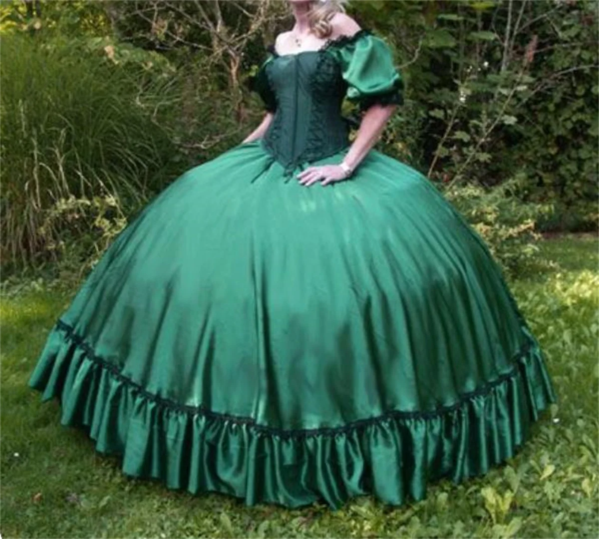 

Green Quinceanera Dresses Neckline Puff Sleeves Straps Shiny Fabric Giant Ball Skirt Custom Stage Vestidos De Quinceañeras 2023