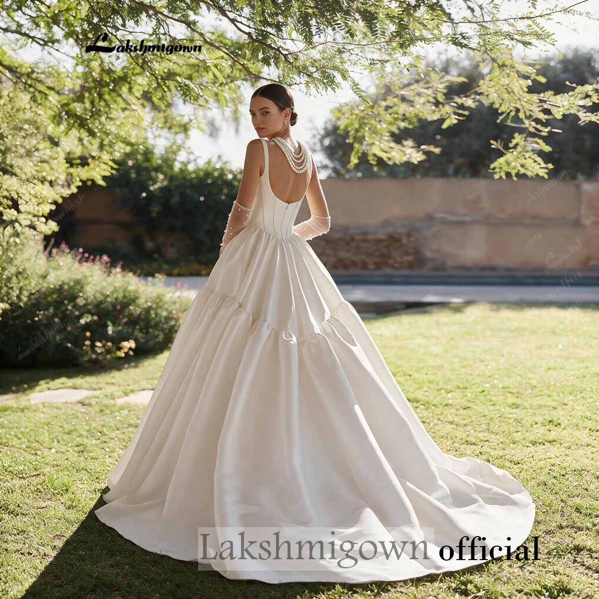 Lakshmigown Prinzessinnen-Hochzeitskleid mit quadratischem Ausschnitt, Satin-Korsettoberteil, mehrlagiges Ballkleid für Gartenhochzeiten im Freien, individuell anpassbar – Detail 6