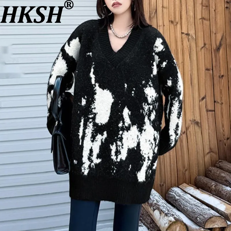 

HKSH 2025 Autumn Winter New Women's Sweater V-neck Long Sleeves Jacquard Elegant Casual Streetwear Oversized Knitted Top HK14425